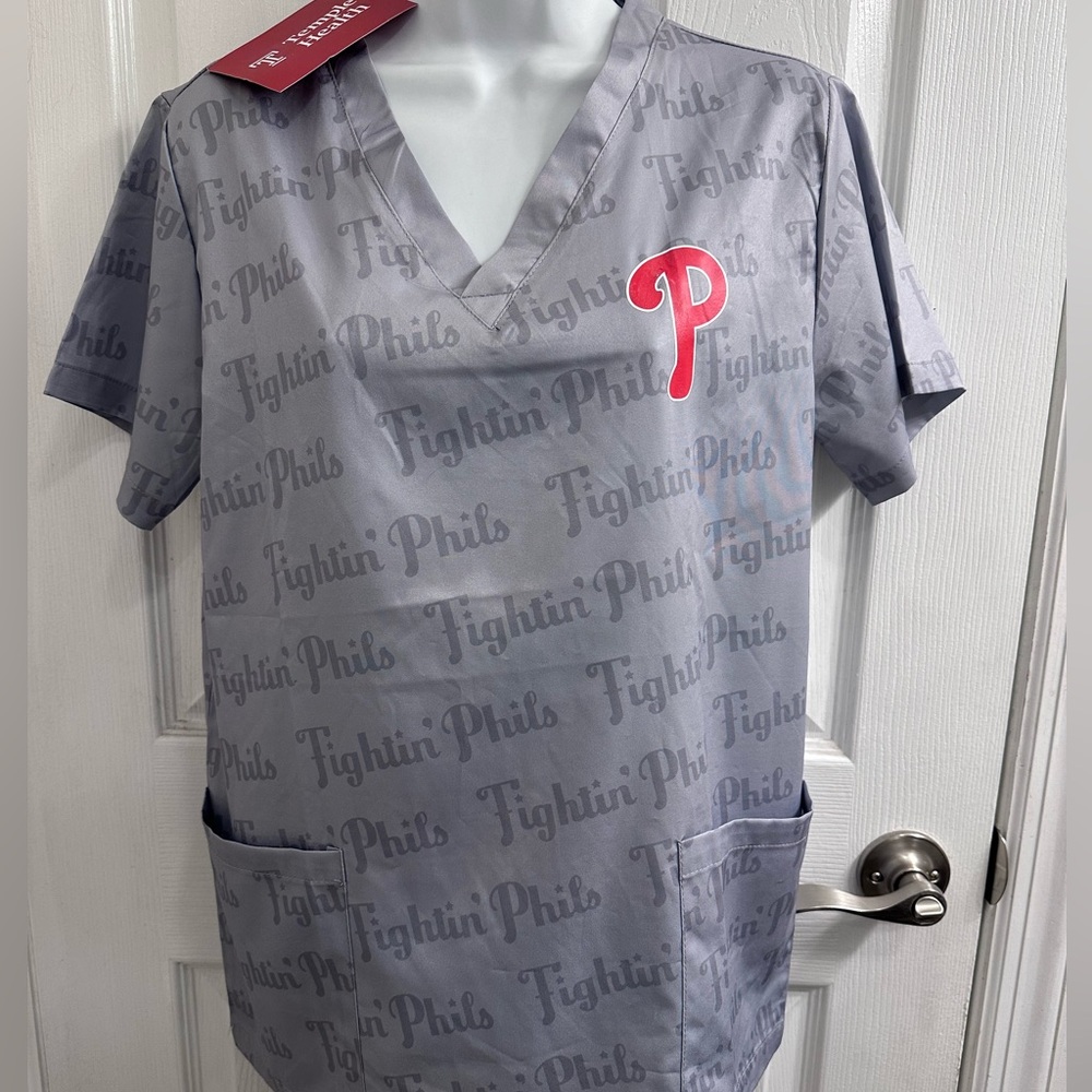 FIGHTIN PHILS Temple Health Promo Scrub Top with Red Logo Sz Medium